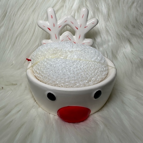 Market Finds Other - Reindeer Soap Dish with Scrubber